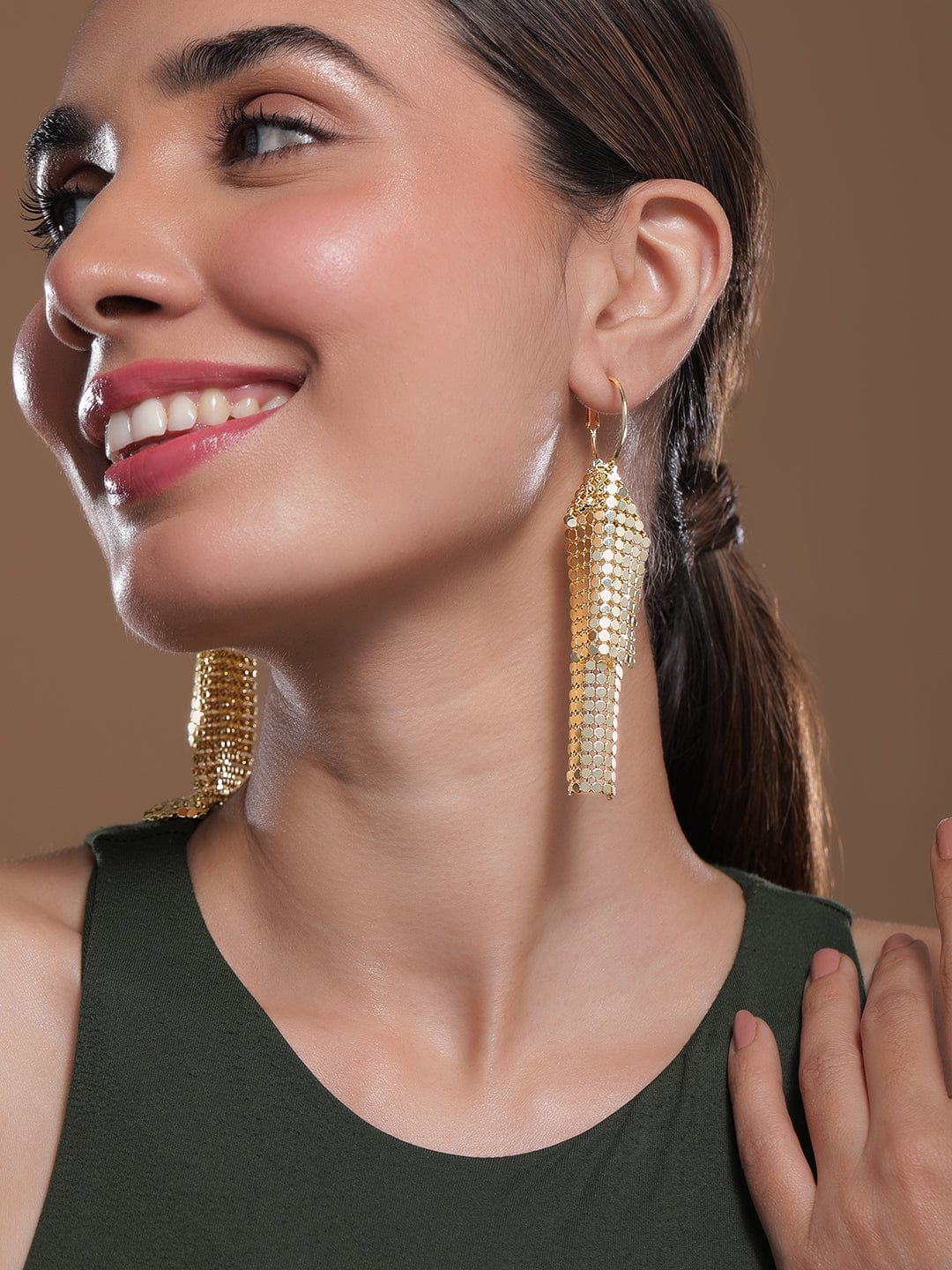 18k-gold-plated-mesh-dangle-earrings-with-hoop-closure-retro-disco-inspired-design-drop-earrings-36992319979694.jpg