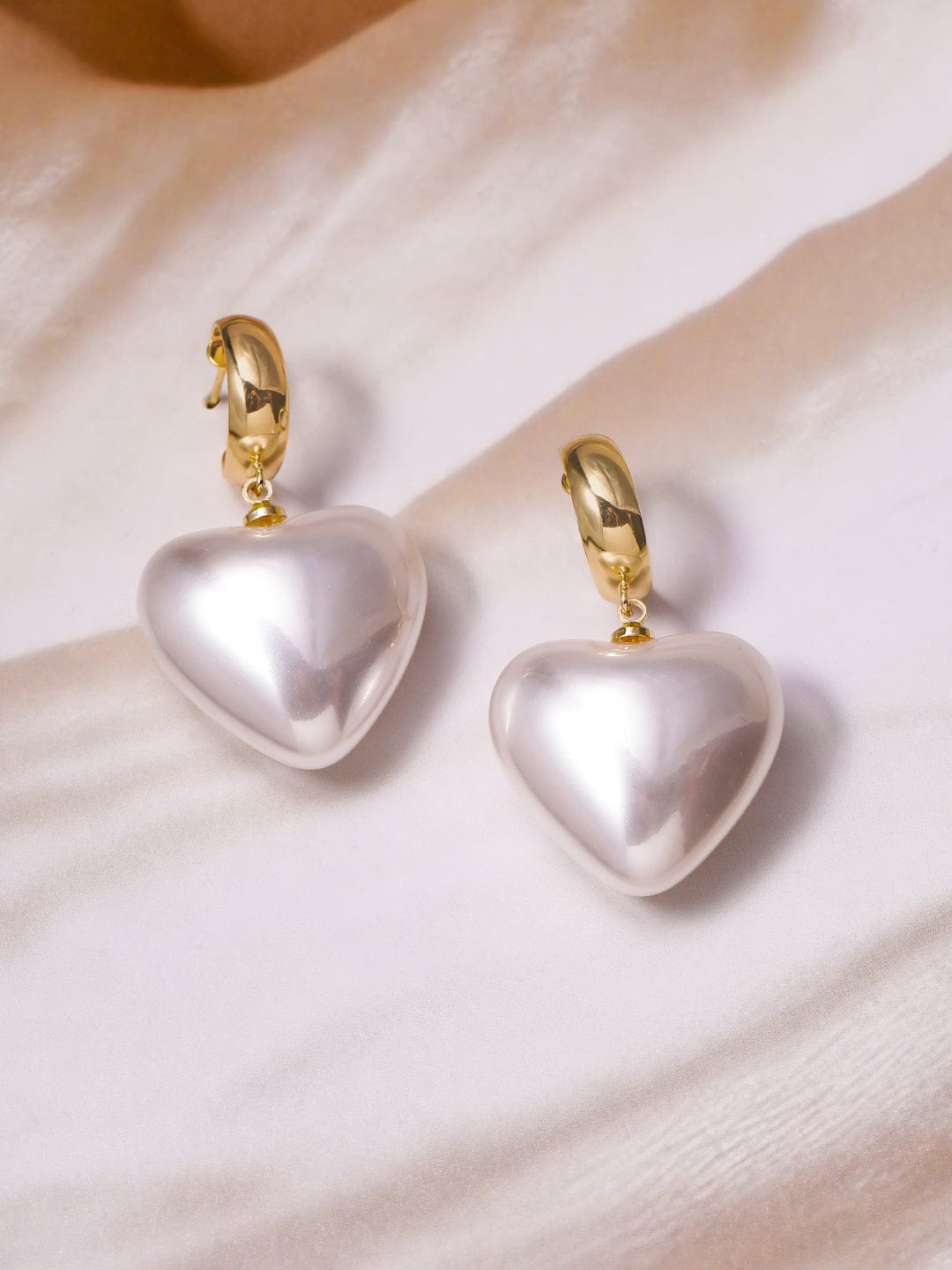 18k-gold-plated-shiny-white-pearl-heart-drop-earrings-drop-earrings-36940901548206.jpg