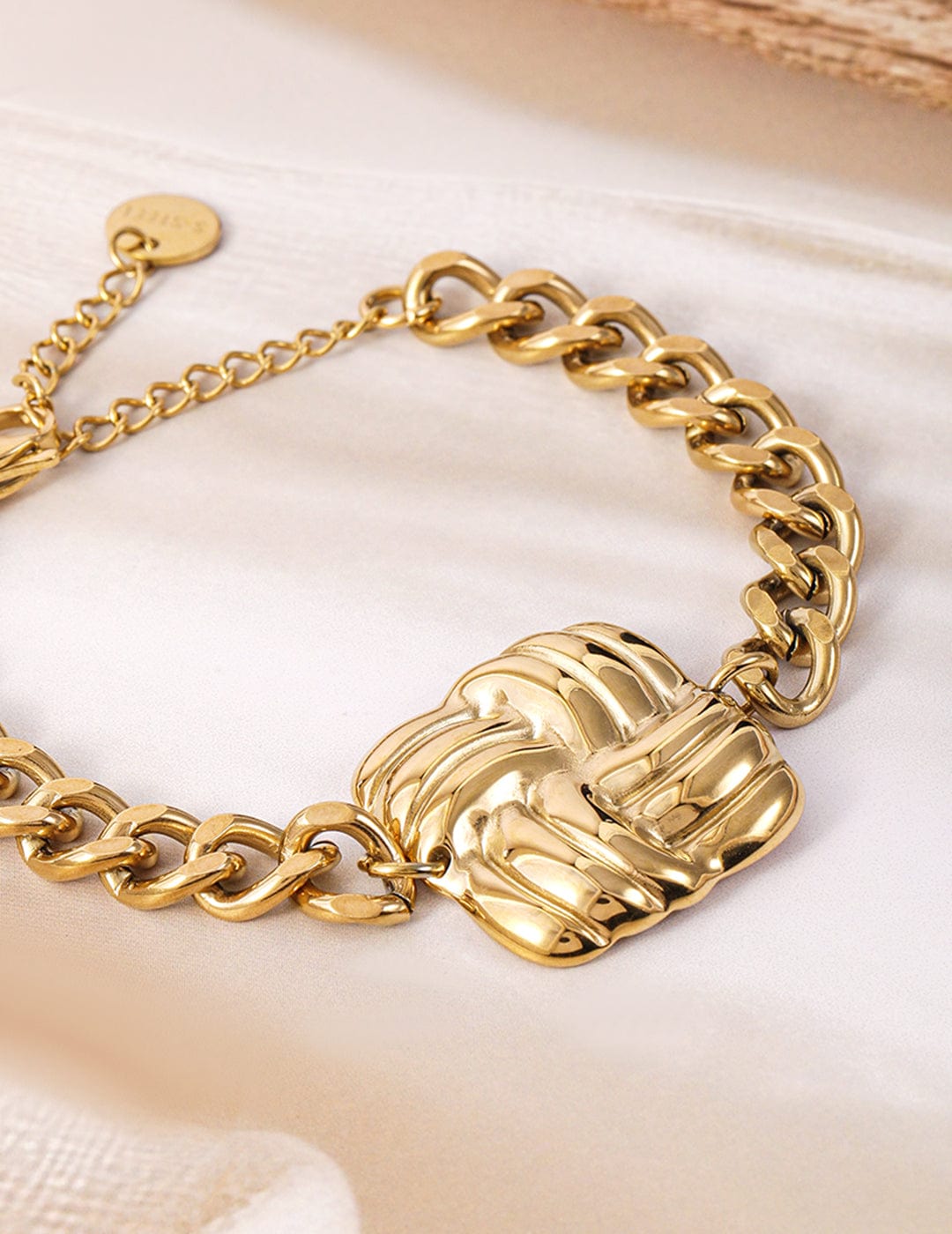 18k-gold-plated-stainless-steel-tarnish-free-waterproof-chunky-chain-bracelet-bracelet-36954375291054.jpg