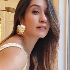 18KT Gold Plated Brass Intricate Hoop Earrings - Gold