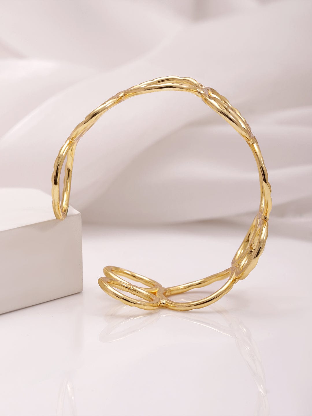 18kt-gold-plated-floral-brass-bangle-style-bracelet-bracelet-36232225357998.jpg