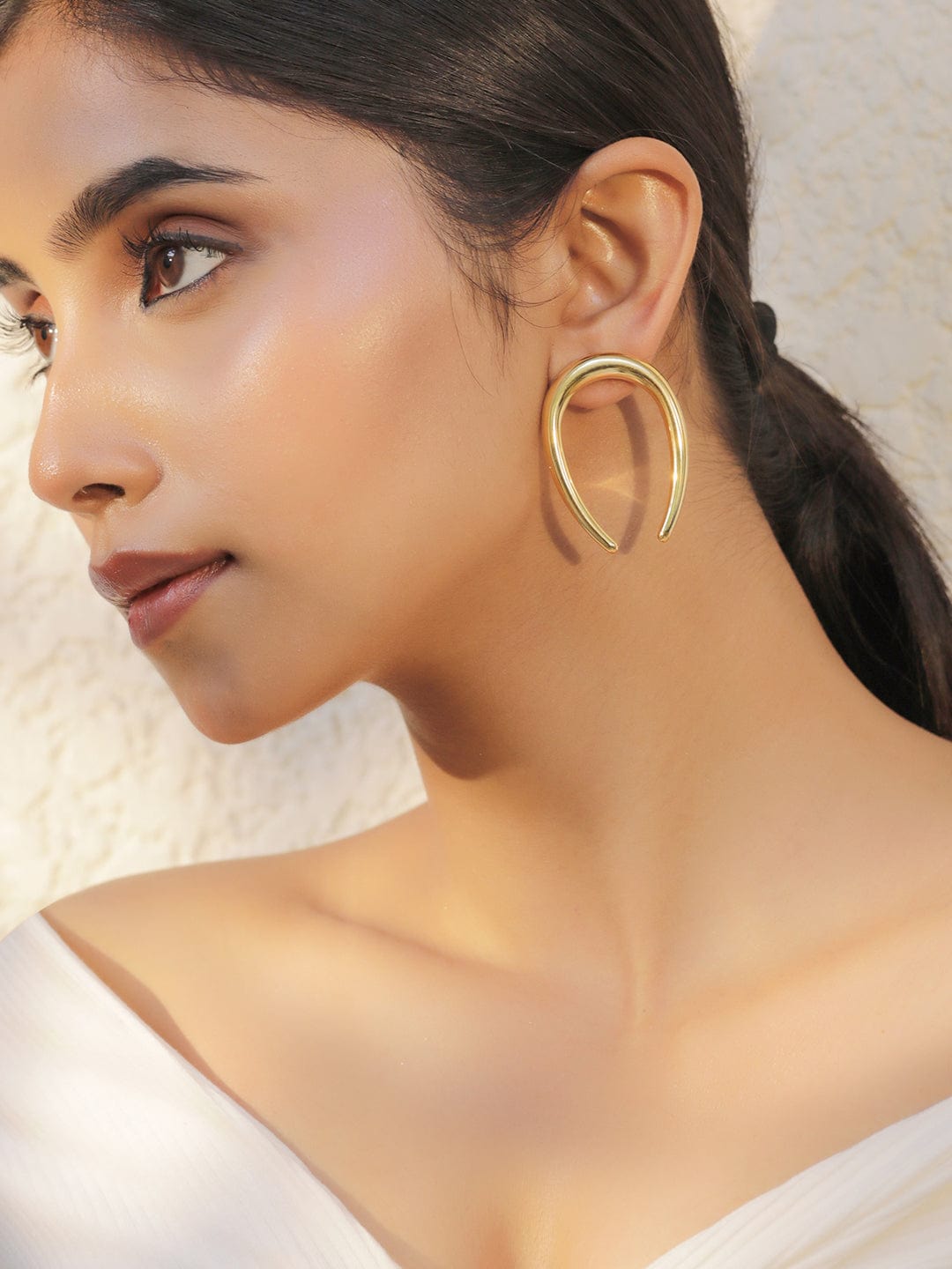 18kt-gold-plated-stainless-steel-tarnish-free-waterproof-demi-fine-hoop-earrings-hoop-37922990227630.jpg