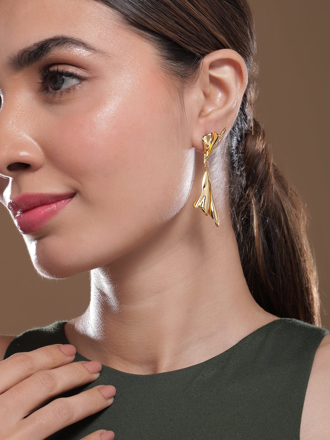 22k-gold-plated-stainless-steel-tarnish-free-waterproof-dangle-earrings-drop-earrings-36992323256494.jpg