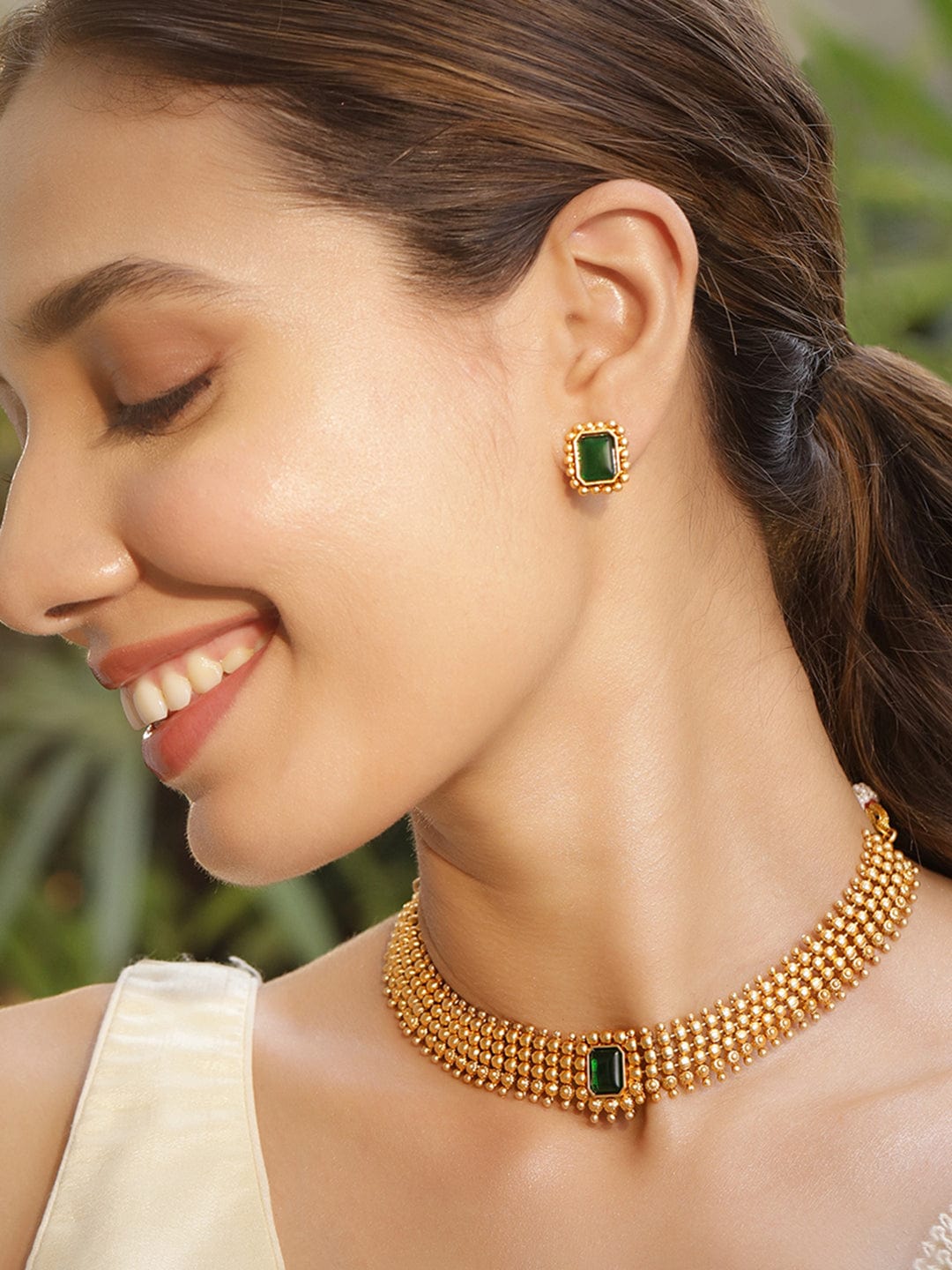 22kt-gold-plated-brass-emerald-stone-studded-intricate-necklace-with-earrings-set-jewellery-set-36723565035694.jpg