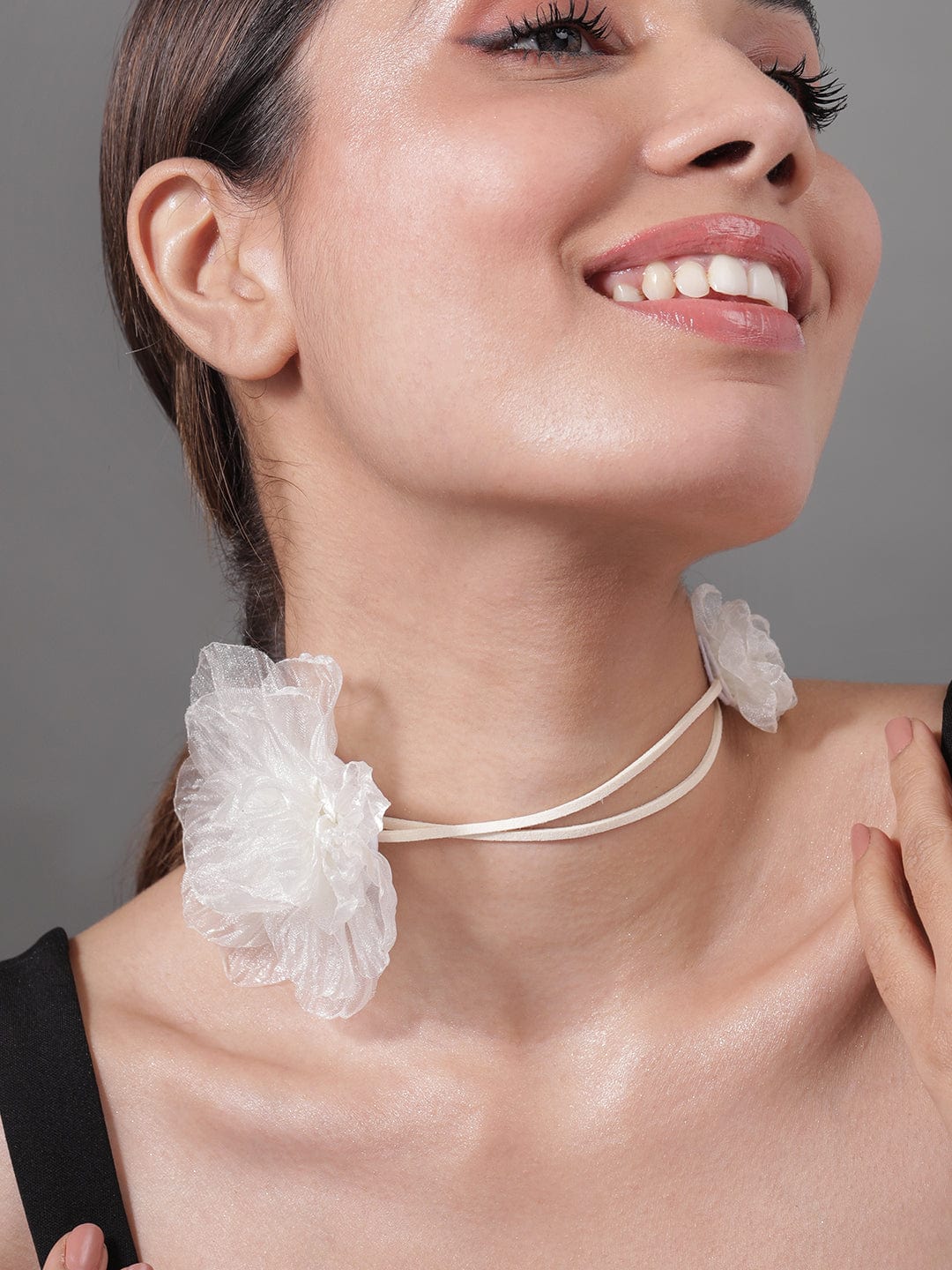 elegant-off-white-floral-organza-choker-necklace-fashionable-statement-jewelry-necklace-chains-37193475686574.jpg
