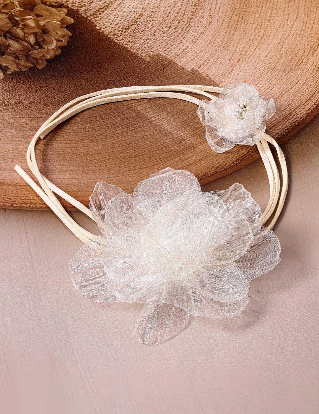 elegant-off-white-floral-organza-choker-necklace-fashionable-statement-jewelry-necklace-chains-37193475752110.jpg