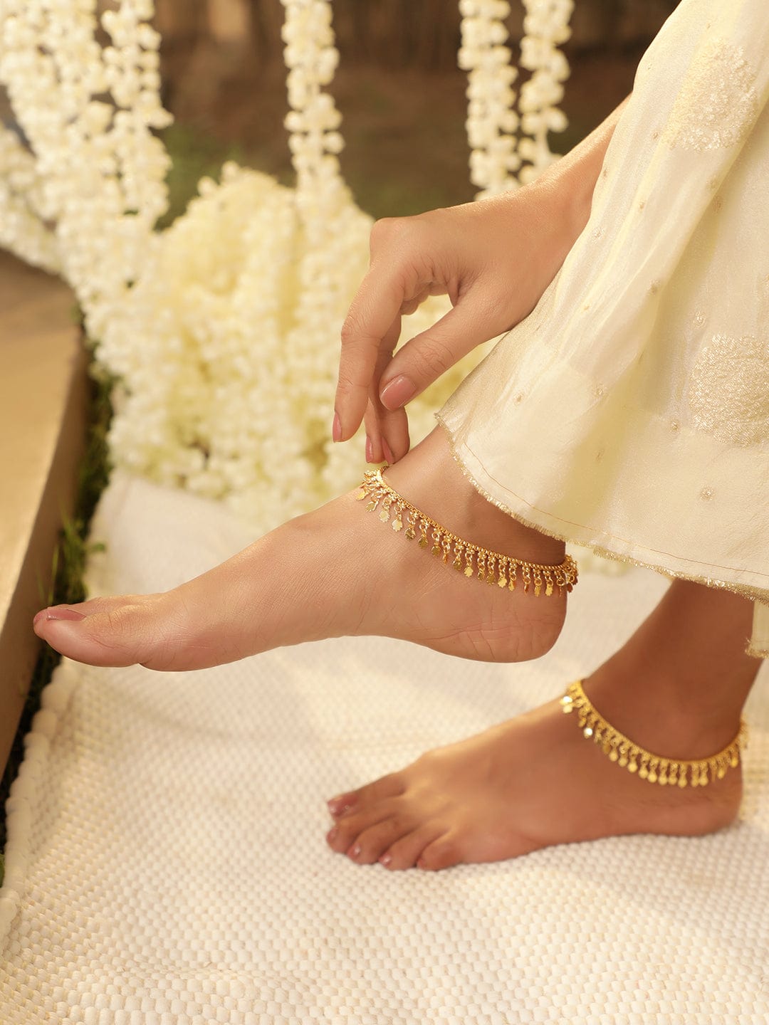 Gilded Splendor 22K Gold-Plated Linked Chain Anklet - A Statement of Glamour - Gold
