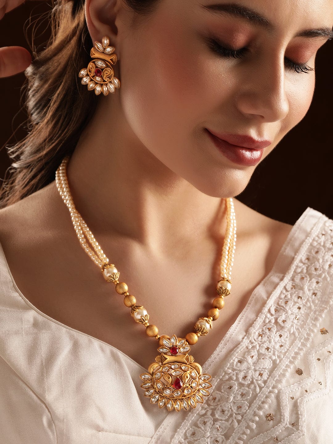 gold-colored-pendant-necklace-set-with-white-beads-and-small-stones-jewellery-sets-34589725098158.jpg