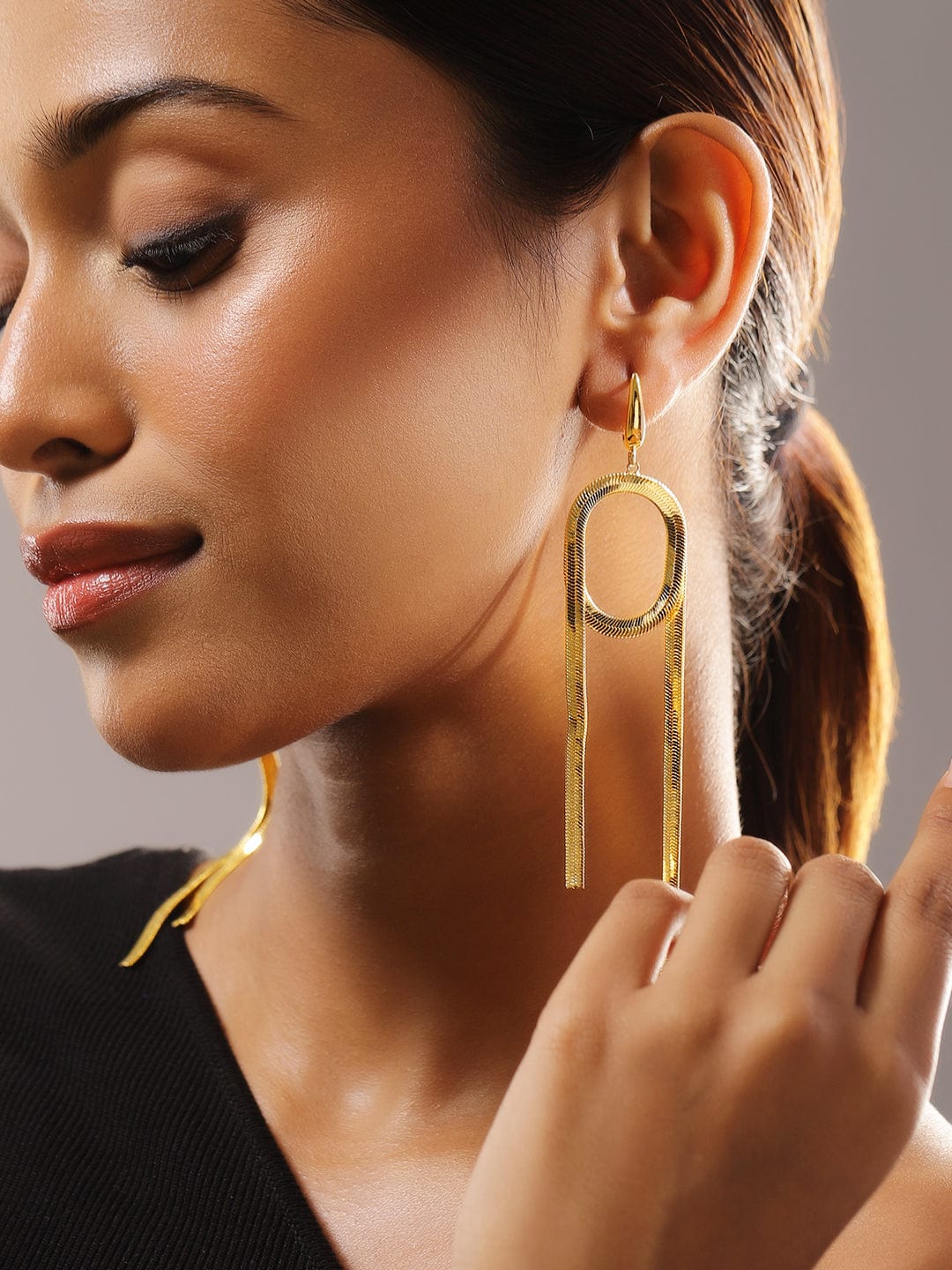 rubans-18k-gold-plated-bold-geometric-loop-shoulder-duster-statement-earrings-drop-earrings-1143859830.jpg