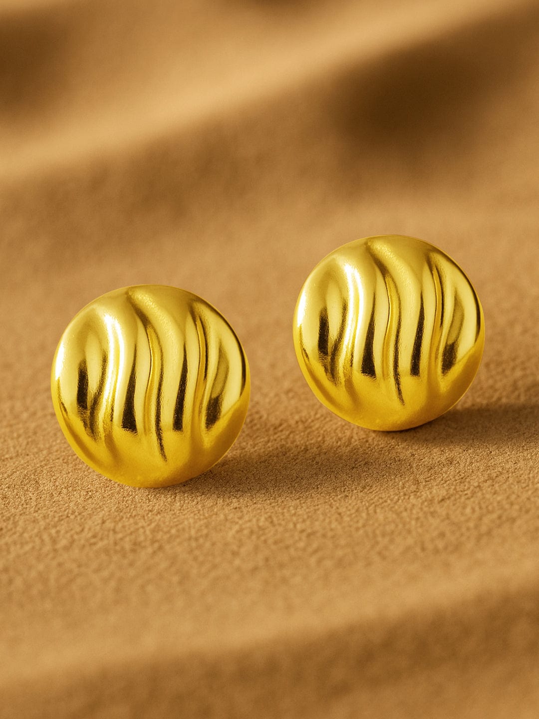 18K Gold Plated Circular Stud Earrings with Elegant Wave Design - Gold