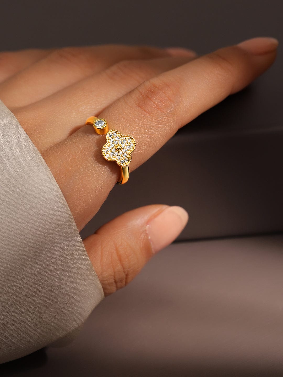18K Gold-Plated Cubic Zirconia Studded Openable Clover Design Adjustable Ring - Gold