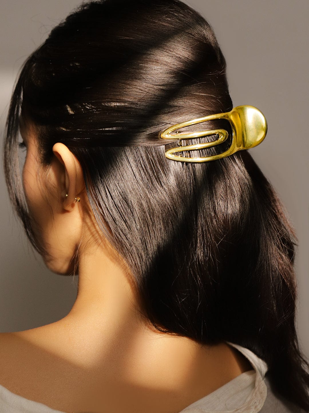 rubans-18k-gold-plated-curved-claw-hair-clip-statement-hair-accessory-for-stylish-looks-hair-accessories-1143858624.jpg