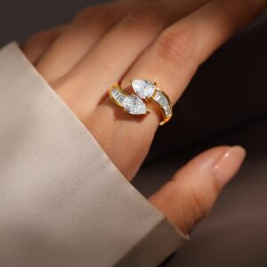 18K Gold-Plated Pear-Cut Cubic Zirconia Studded Openable Adjustable Ring - Gold