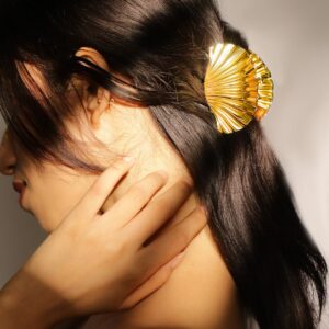 18K Gold Plated Sculpted Shell Design Hair Claw Clip – Statement Hair Accessory - Gold