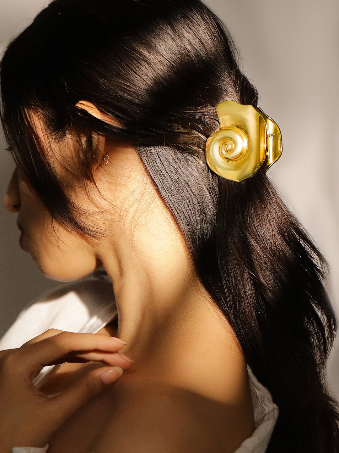 18K Gold Plated Shell-Inspired Hair Claw Clip – Statement Hair Accessory - Gold