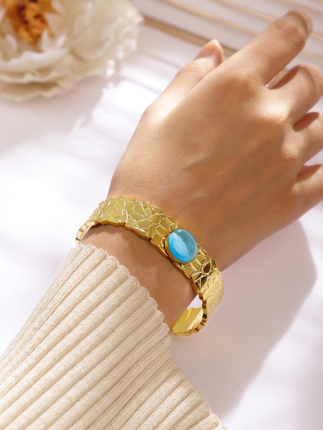 18K Gold-Plated Stainless Steel Tarnish-Free Waterproof Bold Blue Gemstone Bracelet - Gold