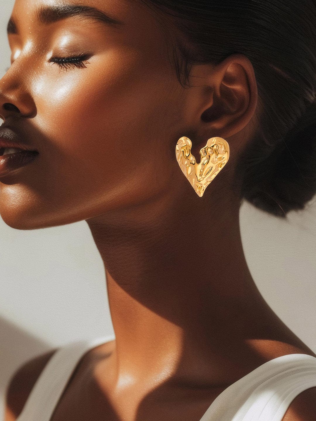 18K Gold Plated StainlessSteel Tarnish-Free Waterproof Textured Heart Stud Earrings - Gold