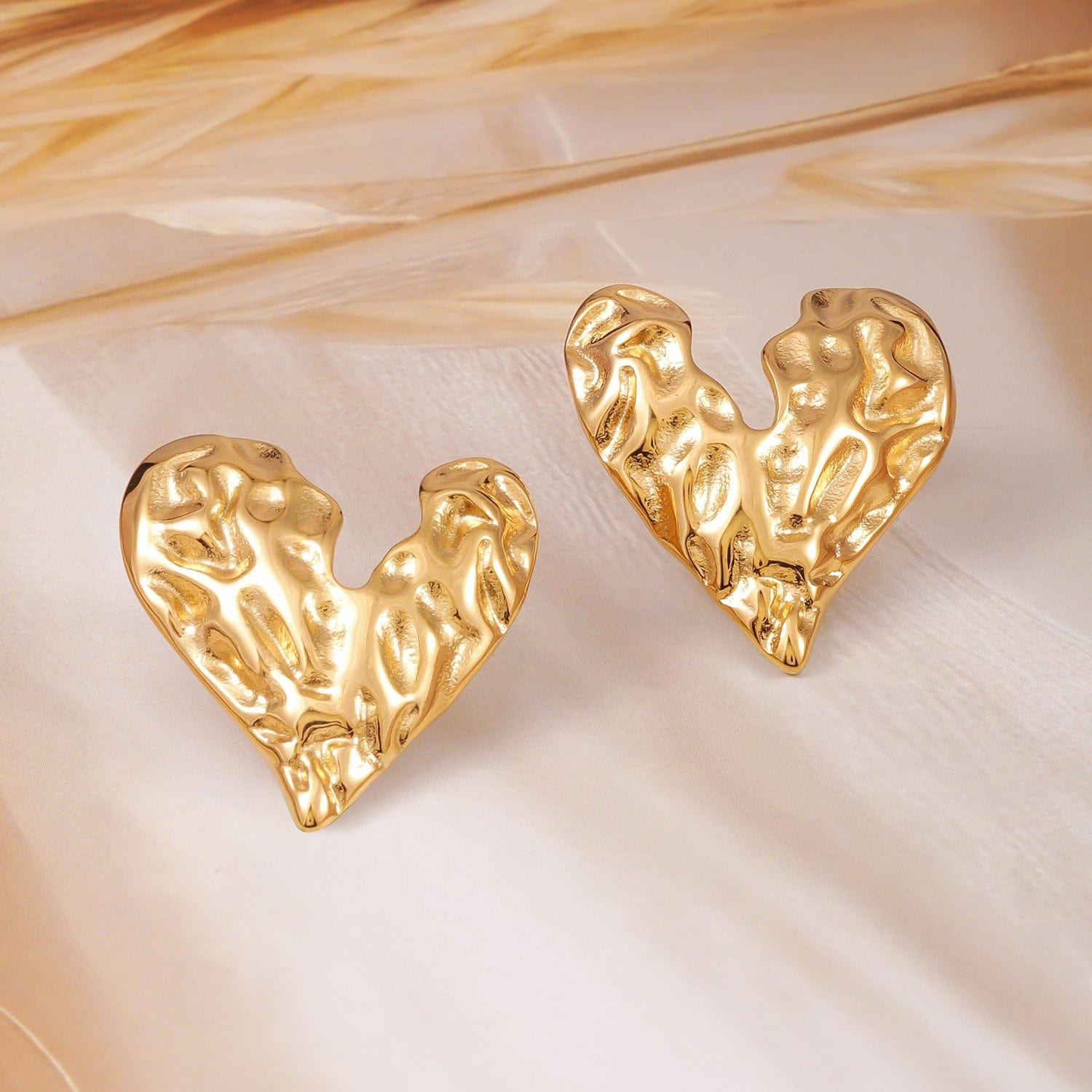 rubans-18k-gold-plated-stainlesssteel-tarnish-free-waterproof-textured-heart-stud-earrings-earrings-37317029527726.jpg