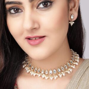 Gold Plated Kundan Delicate Necklace Set - Gold