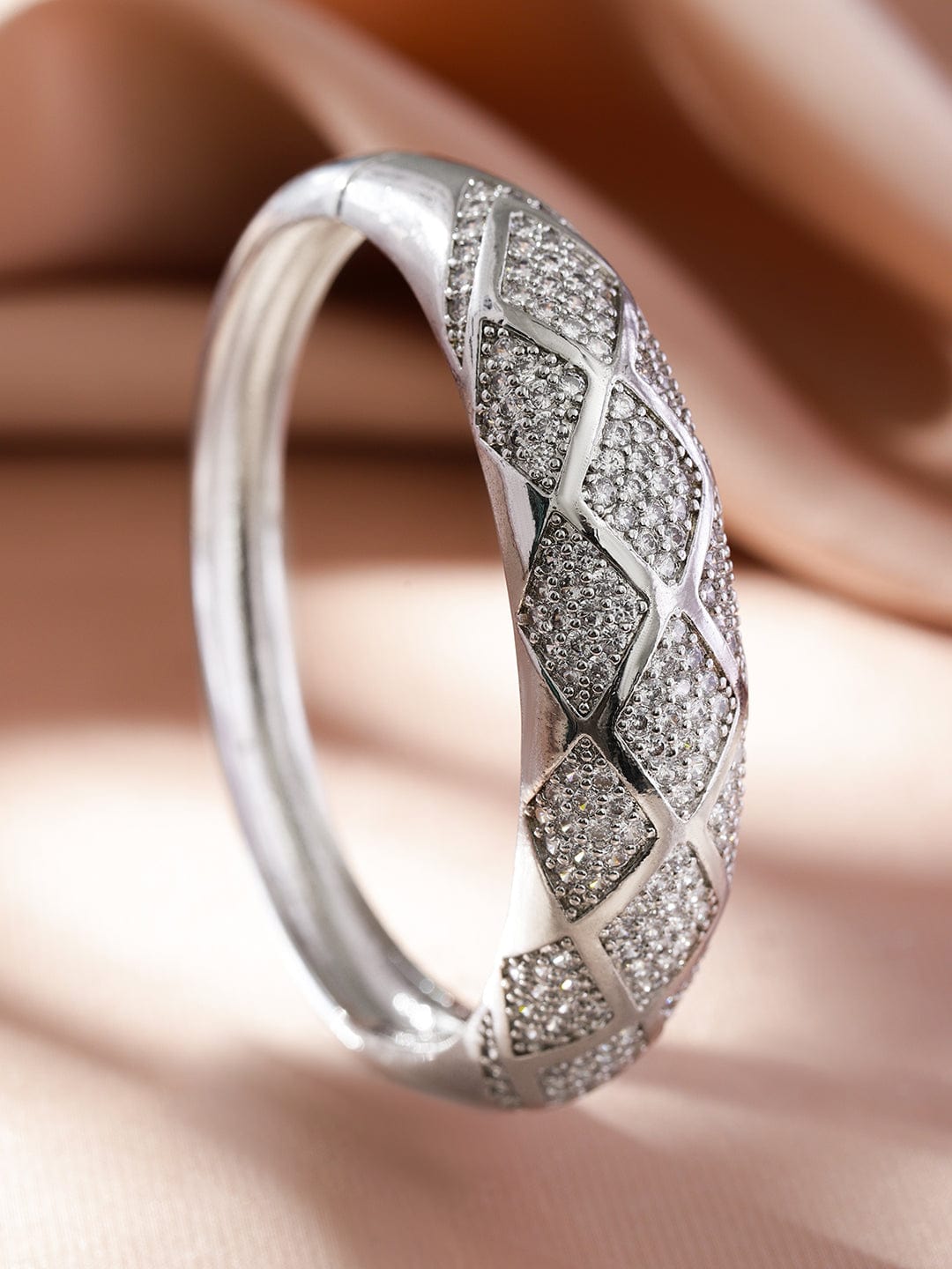 rubans-rhodium-plated-pave-diamond-pattern-openable-bracelet-with-cubic-zirconia-bangles-bracelet-1143857986.jpg