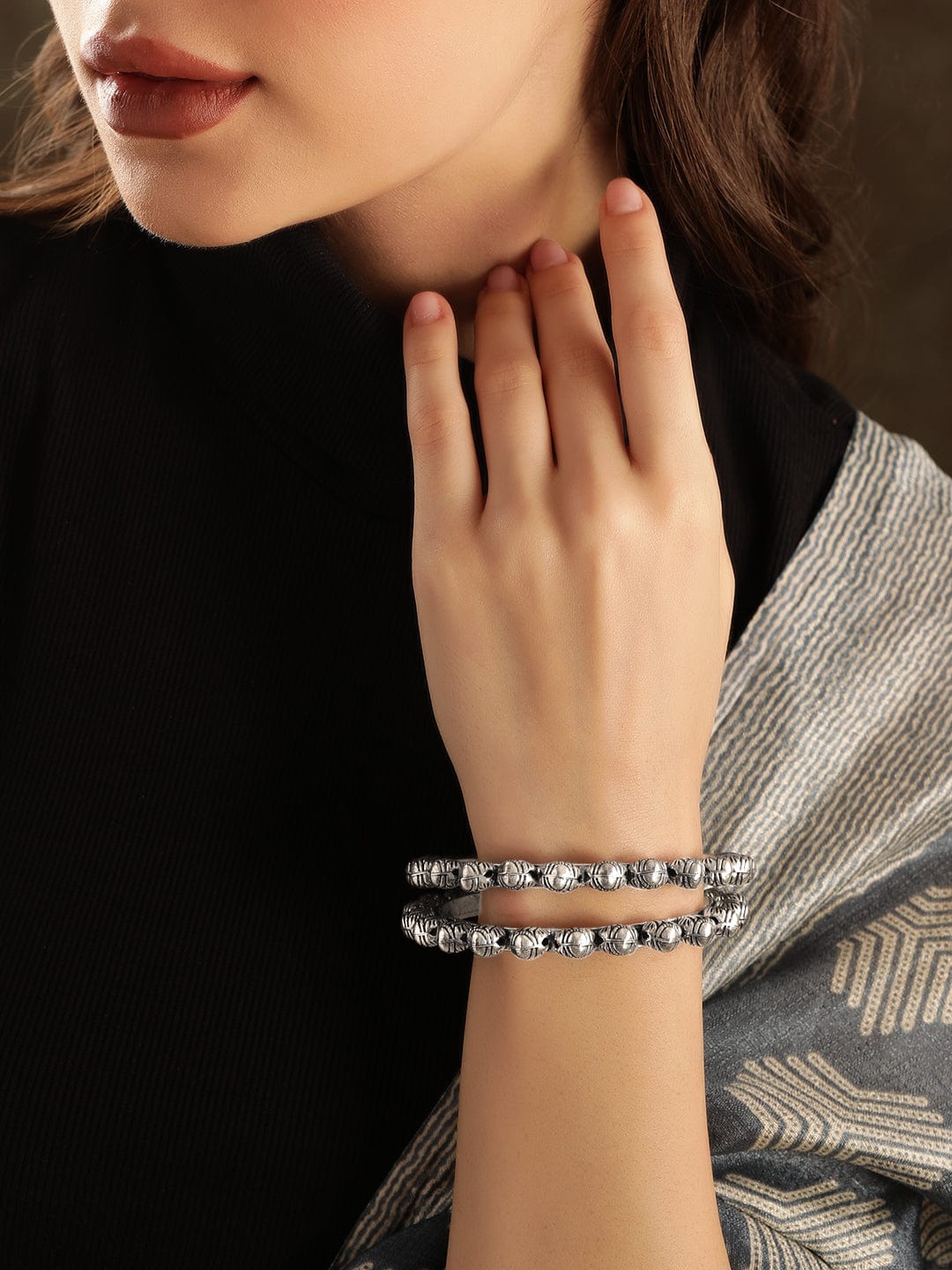 rubans-set-of-2-handcrafted-oxidized-silver-plated-bangles-bangles-bracelets-34729419899054.jpg