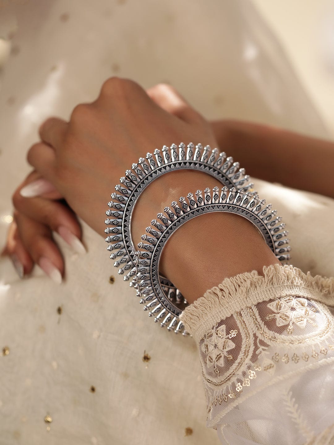 rubans-set-of-2-vintage-inspired-oxidized-silver-plated-bangles-bangles-bracelets-34922312204462.jpg