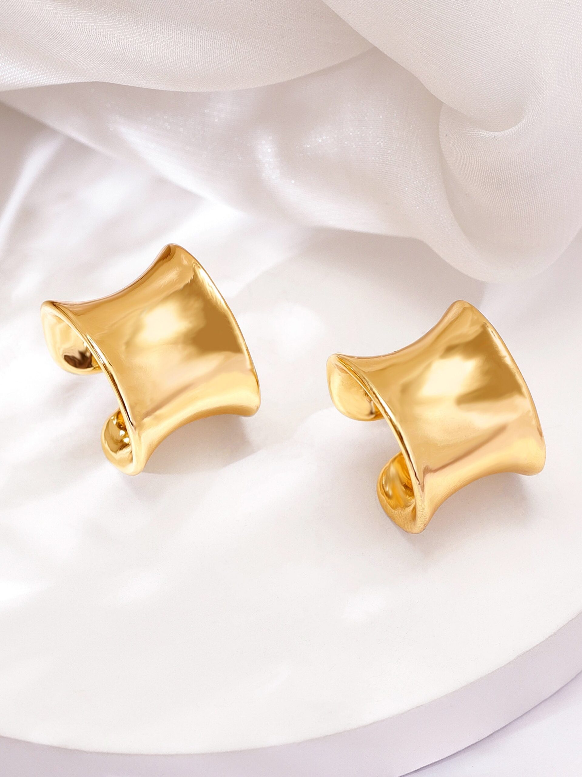 rubans-voguish-classic-elegance-gold-plated-stud-earrings-earrings-34997107065006.jpg